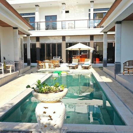 Villa Viking Jimbaran Esterno foto